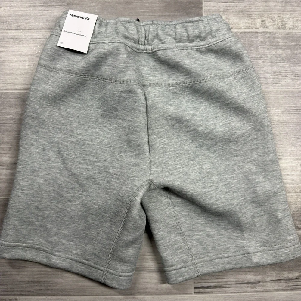 Boy's Nike Tech Fleece Gray Athletic Shorts Size Small Zipper Pocket FD3289-063